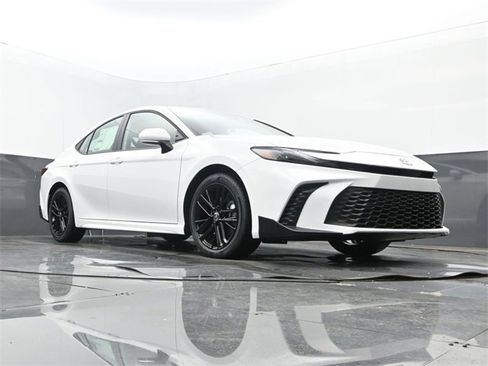 New 2026 Toyota Camry SE image 23