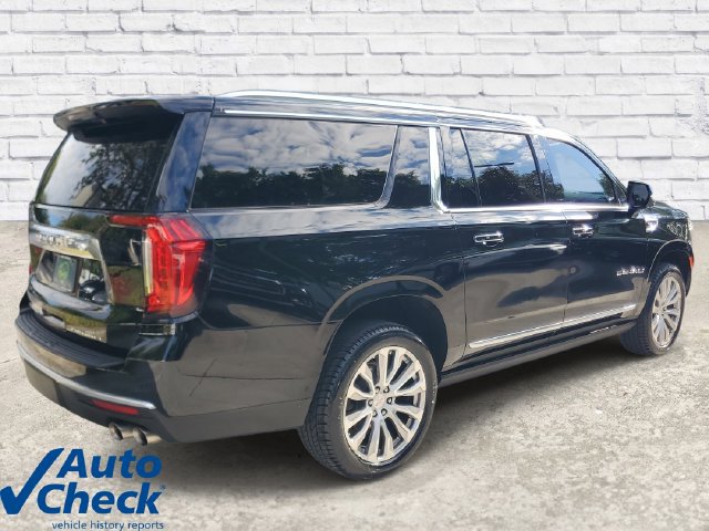 Certified 2022 GMC Yukon XL Denali w/ Denali Premium Package AWD/4WD image 4