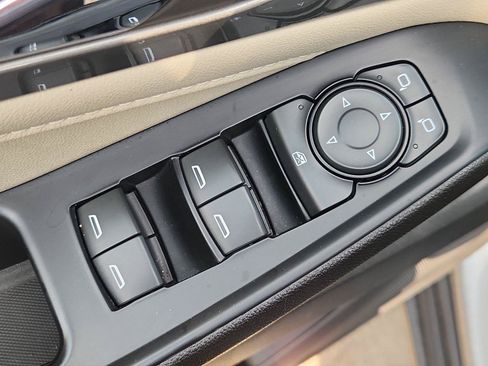 Certified 2023 Chevrolet Traverse LS FWD image 22