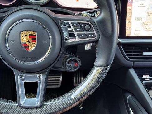 Used 2021 Porsche Cayenne Turbo S image 25