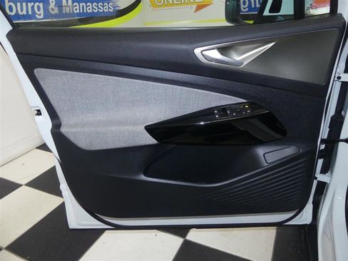 Used 2024 Volkswagen ID.4 Pro image 25