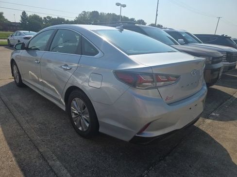 Used 2019 Hyundai Sonata SE FWD image 2