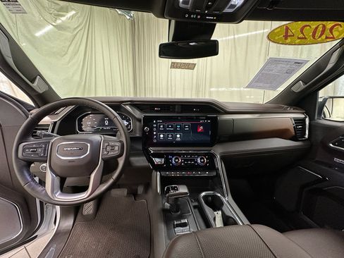 Used 2024 GMC Sierra 1500 Denali AWD/4WD image 28