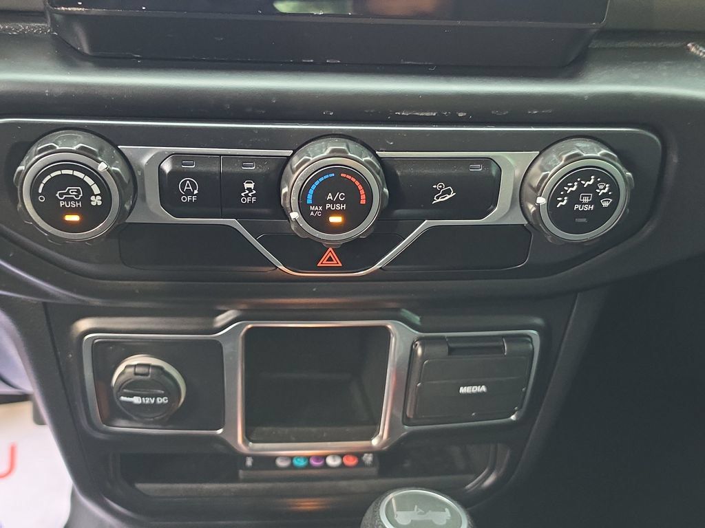 Used 2020 Jeep Wrangler Unlimited Sport AWD/4WD image 17