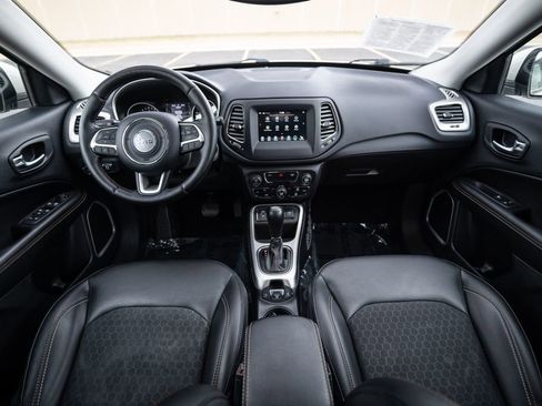 Used 2019 Jeep Compass Latitude w/ Cold Weather Group image 12