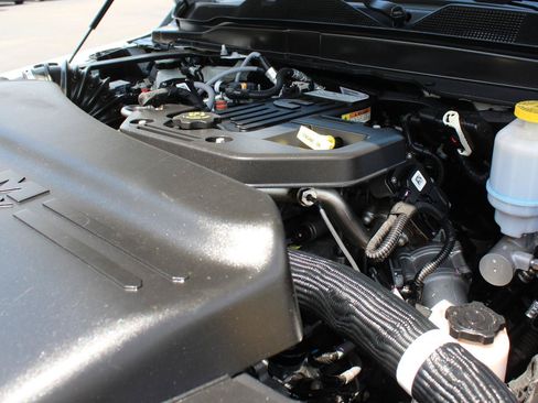 Used 2025 RAM 5500 4x4 Crew Cab image 19