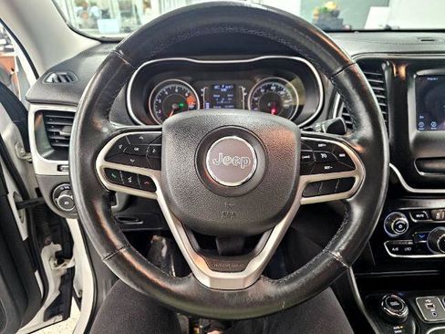 Used 2019 Jeep Cherokee Latitude Plus w/ Cold Weather Group image 10