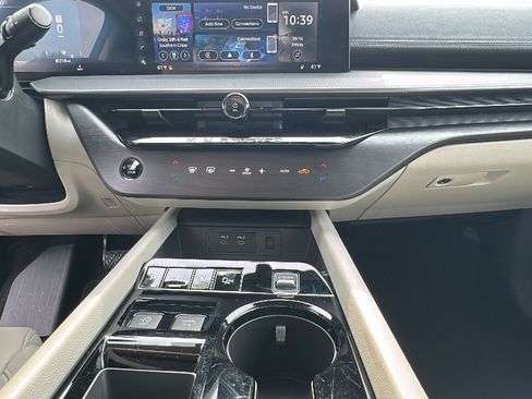 Certified 2025 Nissan Murano SV AWD/4WD image 19