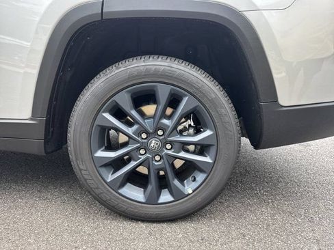 New 2026 Jeep Grand Cherokee L Limited AWD/4WD image 18