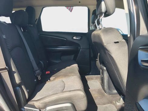 Used 2017 Dodge Journey SE w/ Flexible Seating Group image 11