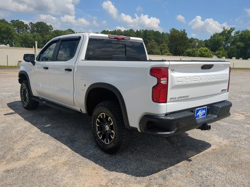 Used 2025 Chevrolet Silverado 1500 ZR2 w/ Technology Package AWD/4WD image 5