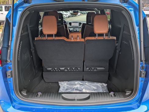 New 2026 Chrysler Pacifica Pinnacle image 29