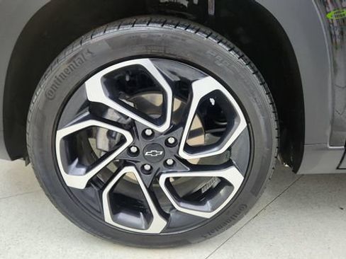 Used 2025 Chevrolet Trax RS w/ Driver Confidence Package FWD image 59