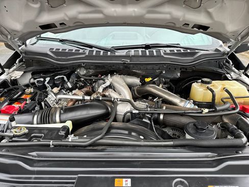 Used 2022 Ford F350 Lariat w/ Tremor Off-Road Package image 24