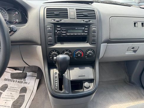 Used 2004 Kia Sedona LX FWD image 14