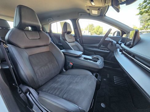Used 2024 Nissan Ariya AWD image 17