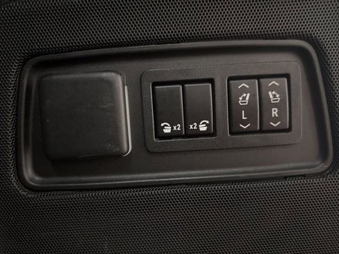 Used 2021 Cadillac Escalade ESV Sport Platinum image 10