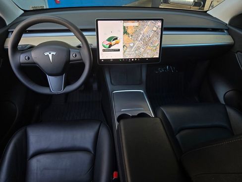 Used 2021 Tesla Model Y Long Range image 14