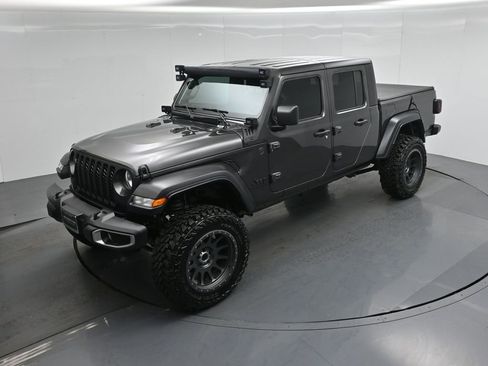 Used 2023 Jeep Gladiator Sport AWD/4WD image 29