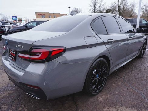 Used 2022 BMW 530e xDrive w/ Executive Package image 5