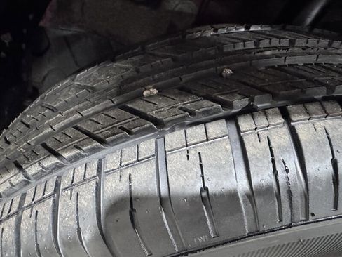 Used 2012 Hyundai Santa Fe GLS image 11