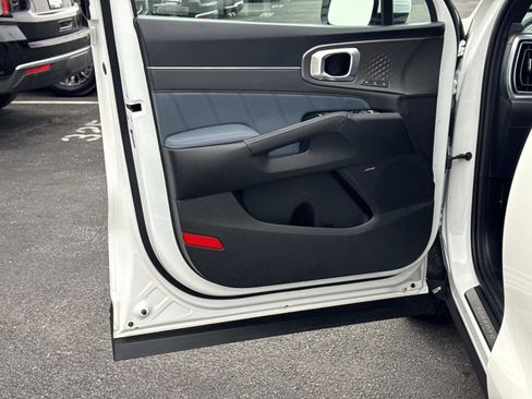 Used 2025 Kia Sorento SX Prestige image 16