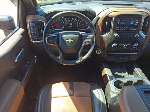 Used 2022 Chevrolet Silverado 2500 High Country w/ Safety Package II AWD/4WD image 11
