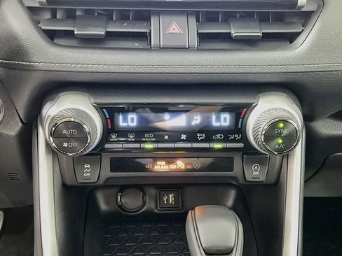Used 2025 Toyota RAV4 XLE FWD image 25