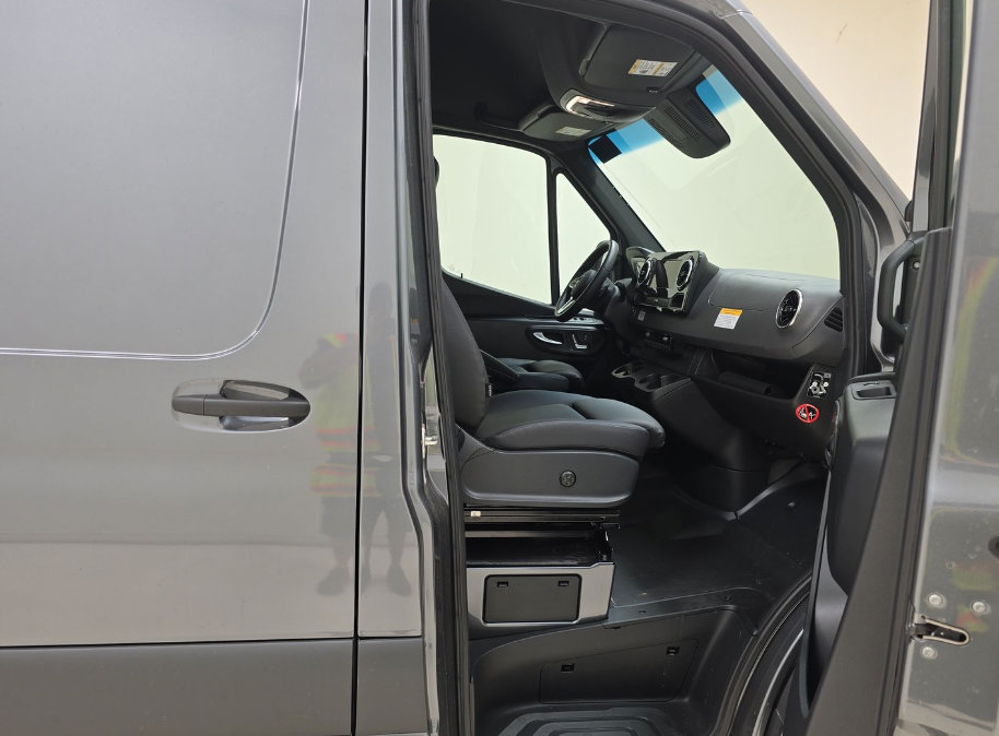 Used 2024 Mercedes-Benz Sprinter 3500 w/ Parking Package image 13