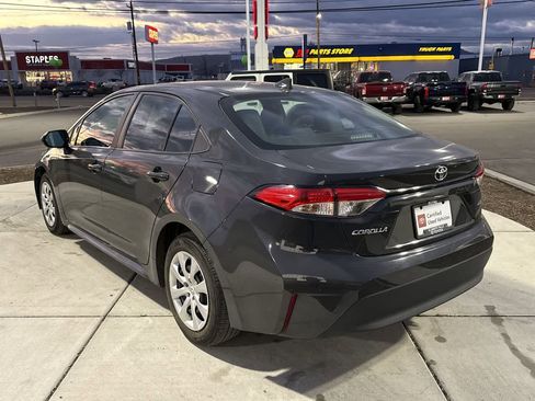 Used 2023 Toyota Corolla LE image 5
