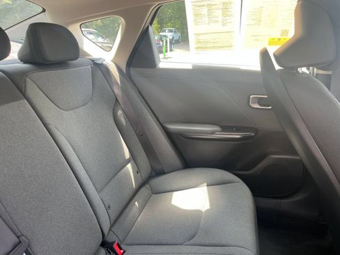 Used 2025 Kia K4 FWD image 36