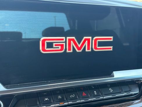 Used 2024 GMC Sierra 1500 Elevation w/ X31 Off-Road Package AWD/4WD image 22