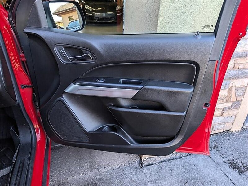 Used 2019 Chevrolet Colorado LT AWD/4WD image 31