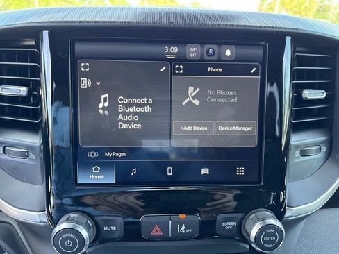 New 2026 RAM 1500 4x4 Crew Cab image 23