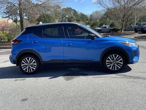 Used 2021 Nissan Kicks SV image 6