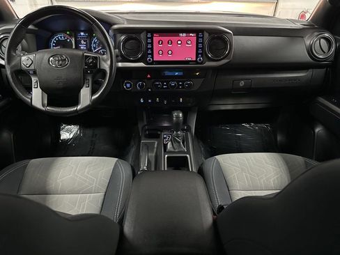 Used 2021 Toyota Tacoma TRD Off-Road w/ Technology Package AWD/4WD image 24