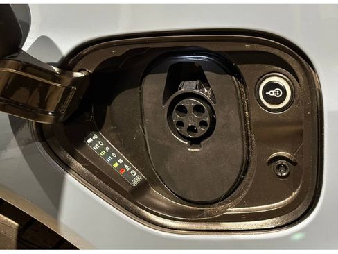 Used 2023 Audi e-tron GT Premium Plus image 19