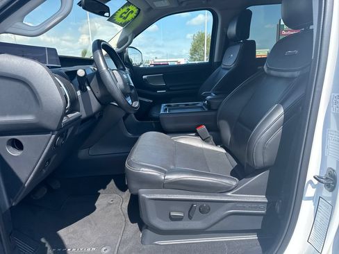 Used 2025 Ford Expedition Platinum AWD/4WD image 22