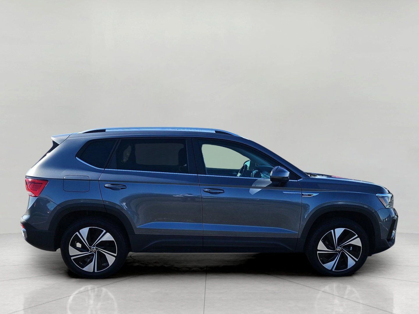 Used 2024 Volkswagen Taos SE AWD/4WD image 8