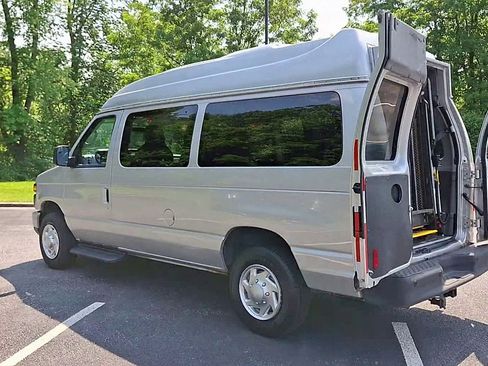 Used 2011 Ford E-350 and Econoline 350 XL w/ PWR Windows & Locks Group RWD image 6