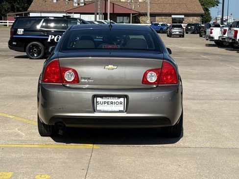 Used 2011 Chevrolet Malibu LS FWD image 4