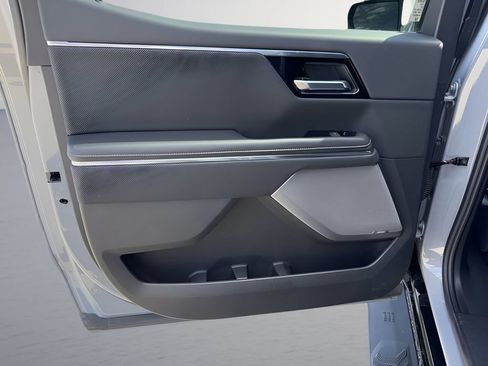 Used 2025 GMC Sierra EV Denali AWD/4WD image 28