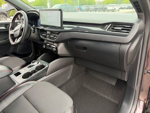 Used 2023 Ford Escape ST-Line w/ Tech Pack #1 FWD image 11