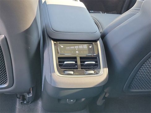 New 2026 Volvo XC90 B6 Ultra image 14