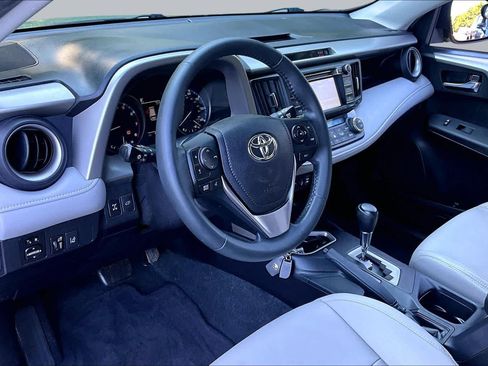 Used 2017 Toyota RAV4 XLE AWD/4WD image 17