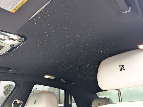 Used 2017 Rolls-Royce Ghost image 25