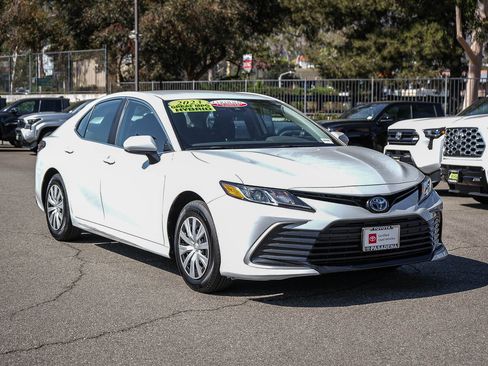 Certified 2023 Toyota Camry LE FWD image 3