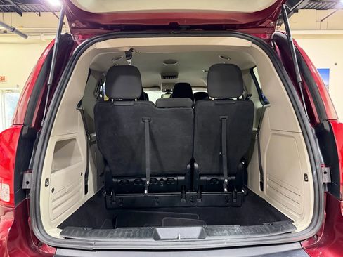 Used 2019 Dodge Grand Caravan SE image 21