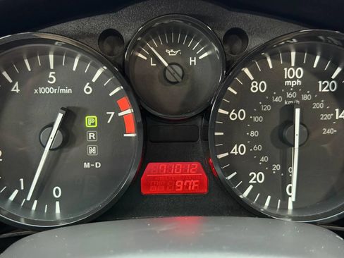 Used 2013 MAZDA MX-5 Miata Club RWD image 25