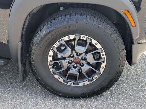 Used 2025 Nissan Frontier Pro-X w/ Black Accent Package RWD image 10